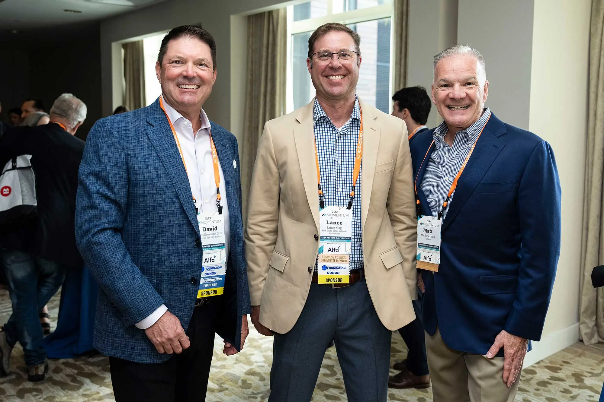 Conv25_NormandinKingandHand